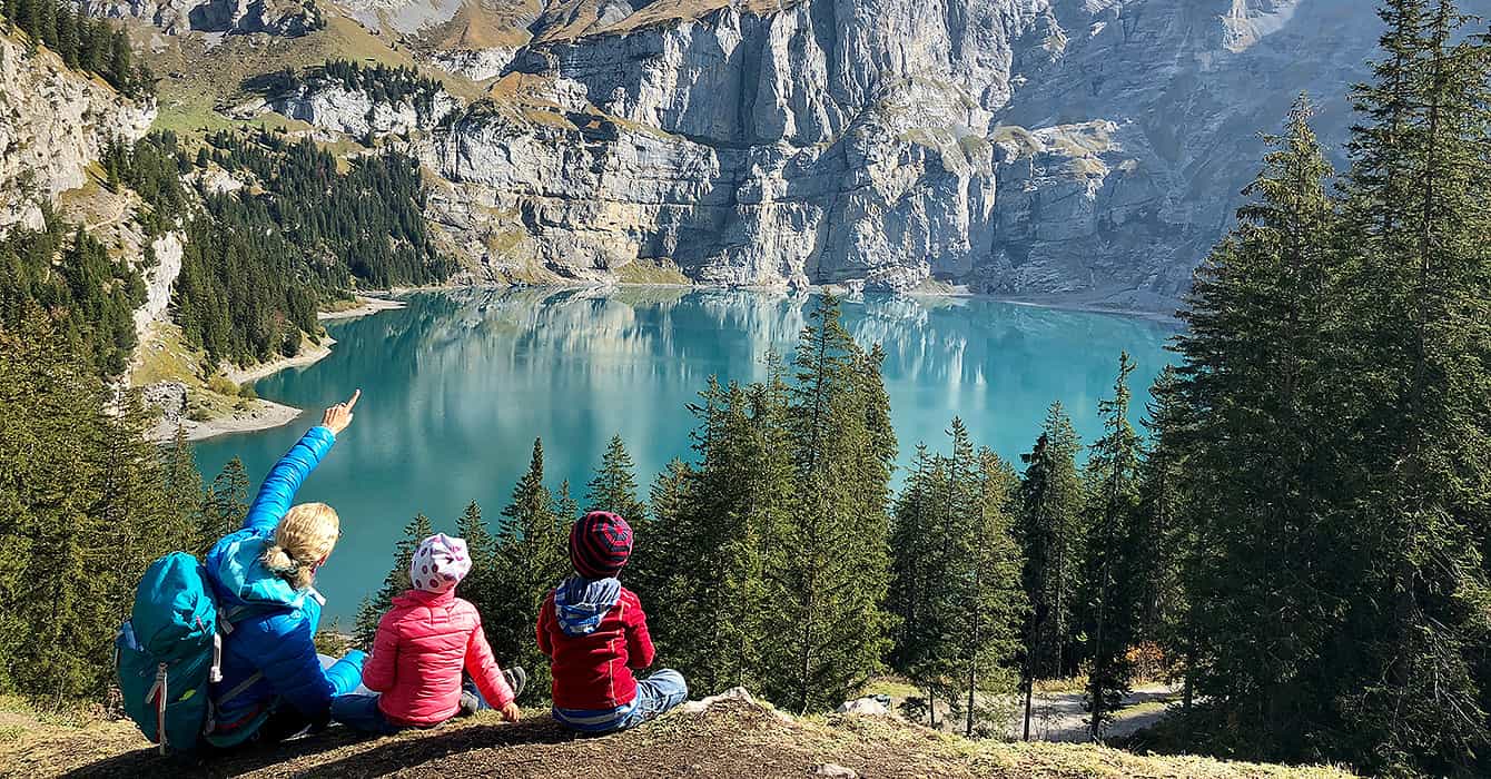 a family at the Oeschinensee