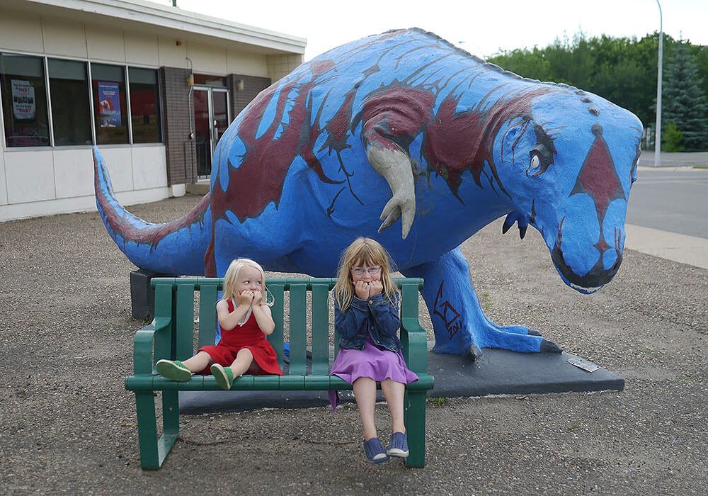 Dinosaur walk in Drumheller,
