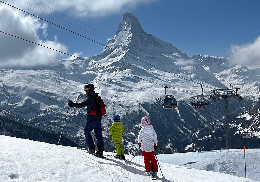 Familienskifahren in Zermatt im Winter