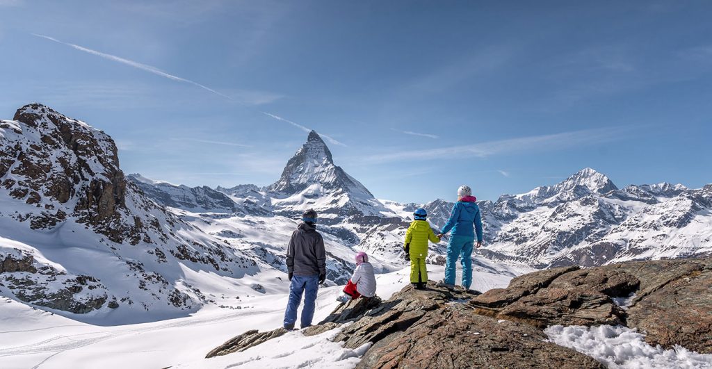 Familie in Zermatt im Winter Unternehmungen