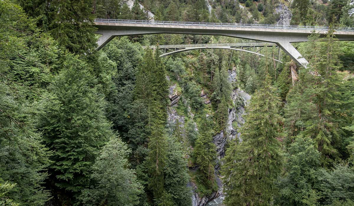 Away from the Rheinschlucht at the Safiental with 2 bridges