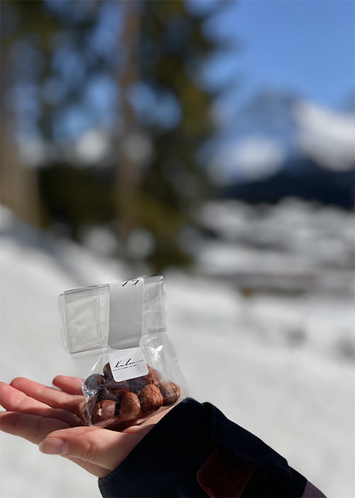 small bag of nuts for the squirrels in Arosa