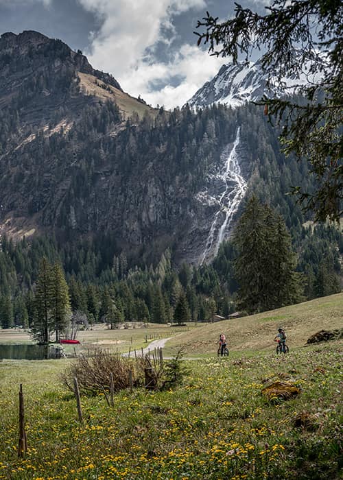 the tungelschuss Falls at Lake Lauenen during spring