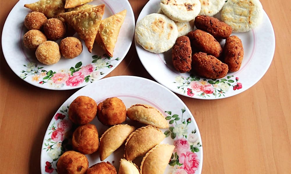 maldivian Hedhika. finger food on a plate
